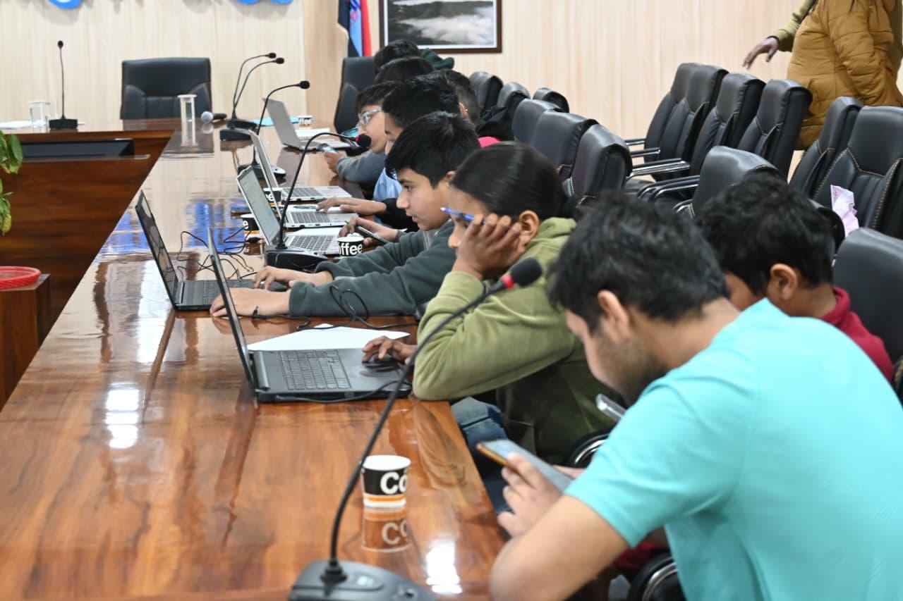 Collaborative discussion and peer learning during the Almora workshop.