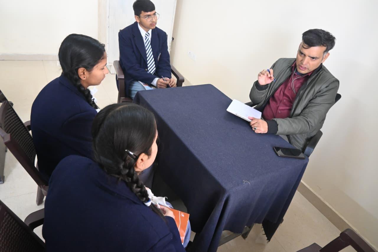 Direct mentorship and active student engagement during Almora counseling sessions.